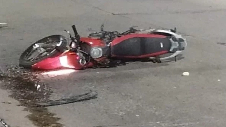 Motociclista Murió Tras Chocar Con Una Camioneta